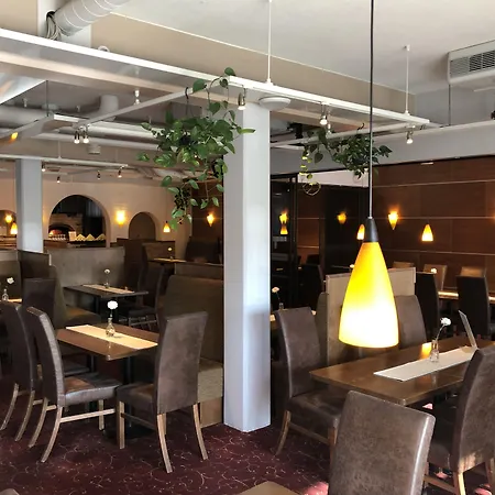 Kauhajoen Krouvi מלון